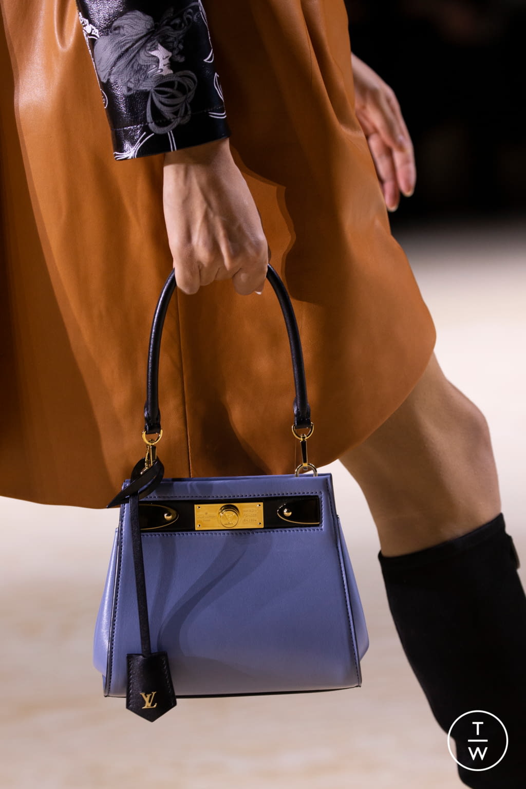 Fashion Week Paris Spring/Summer 2020 look 24 from the Louis Vuitton collection womenswear accessories