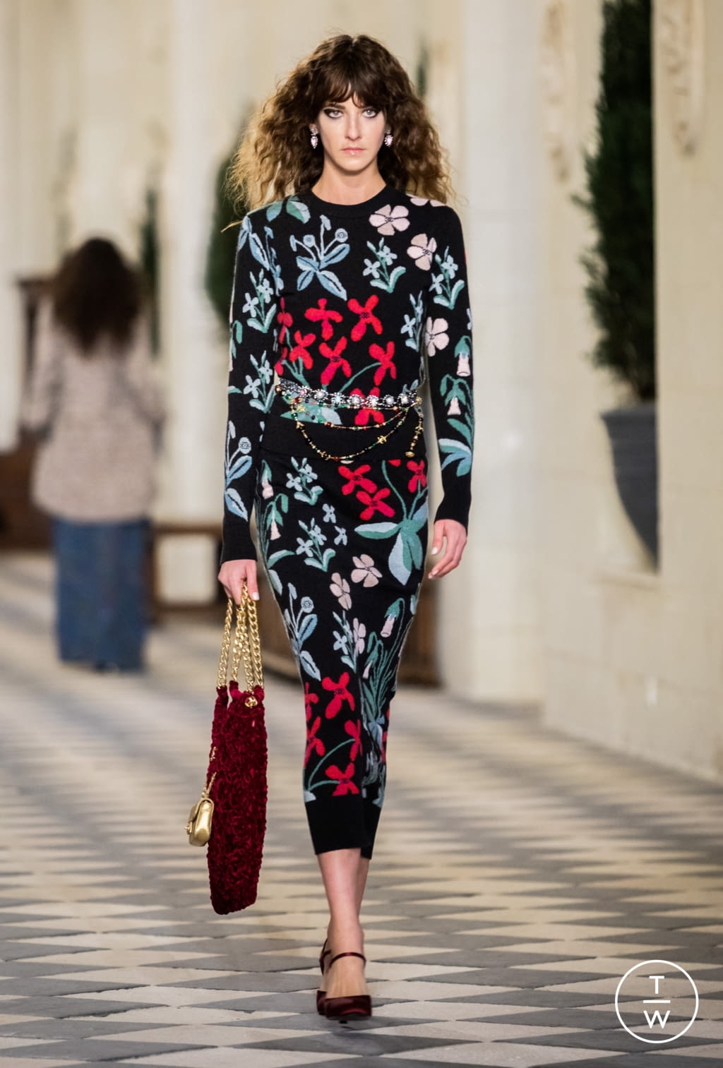 Fashion Week Paris Pre-Fall 2021 look 24 from the Chanel collection womenswear