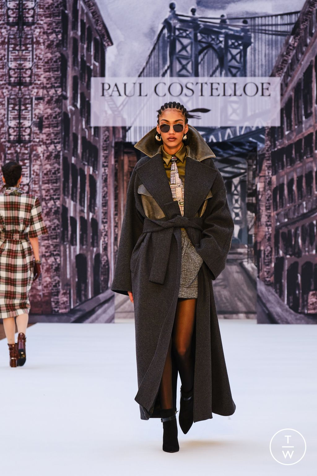 Fashion Week London Fall/Winter 2024 look 11 from the Paul Costelloe collection womenswear