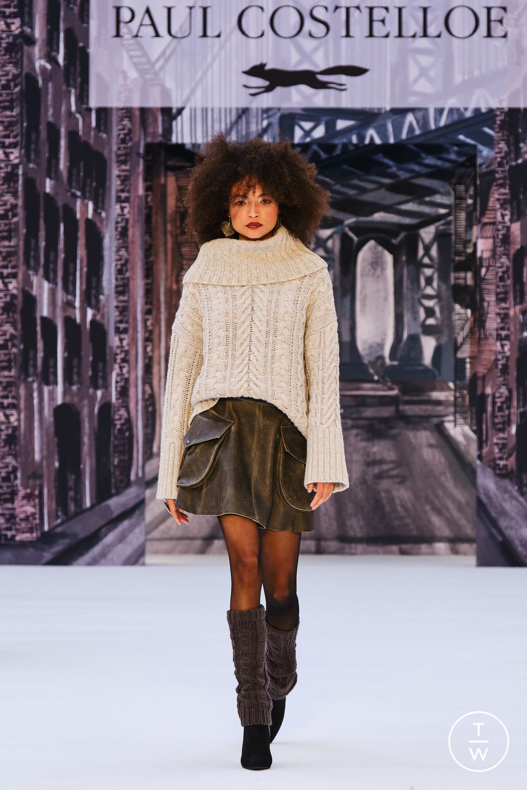 Fashion Week London Fall/Winter 2024 look 18 from the Paul Costelloe collection womenswear