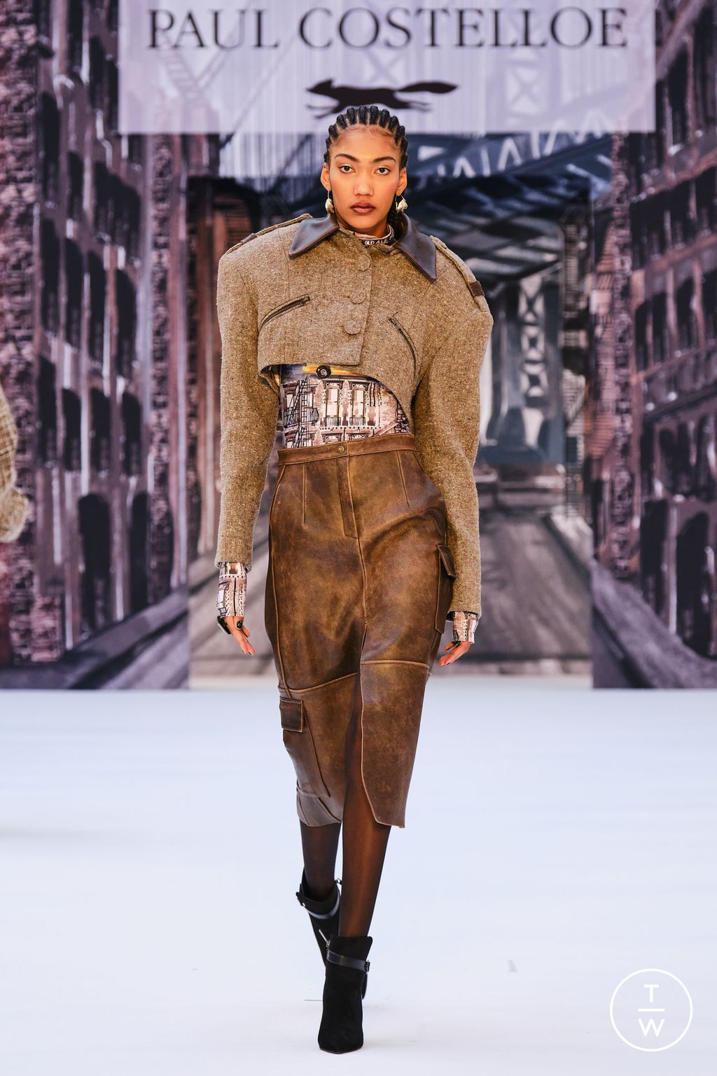 Fashion Week London Fall/Winter 2024 look 28 from the Paul Costelloe collection womenswear