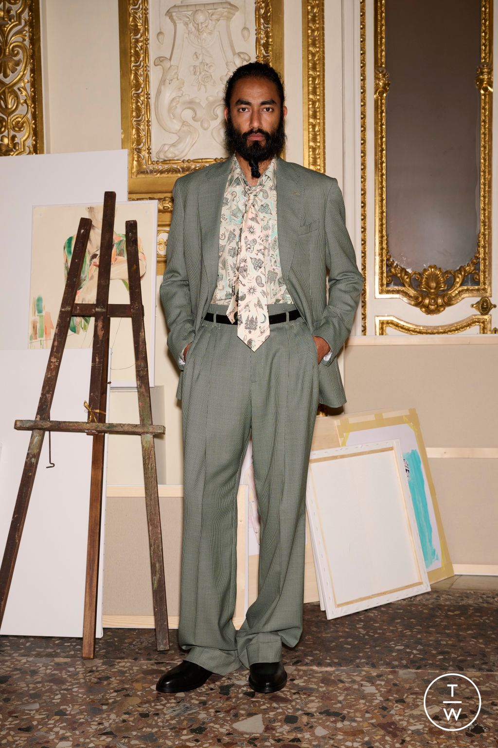 Fashion Week Paris Resort 2025 look 2 from the Paul Smith collection 男装