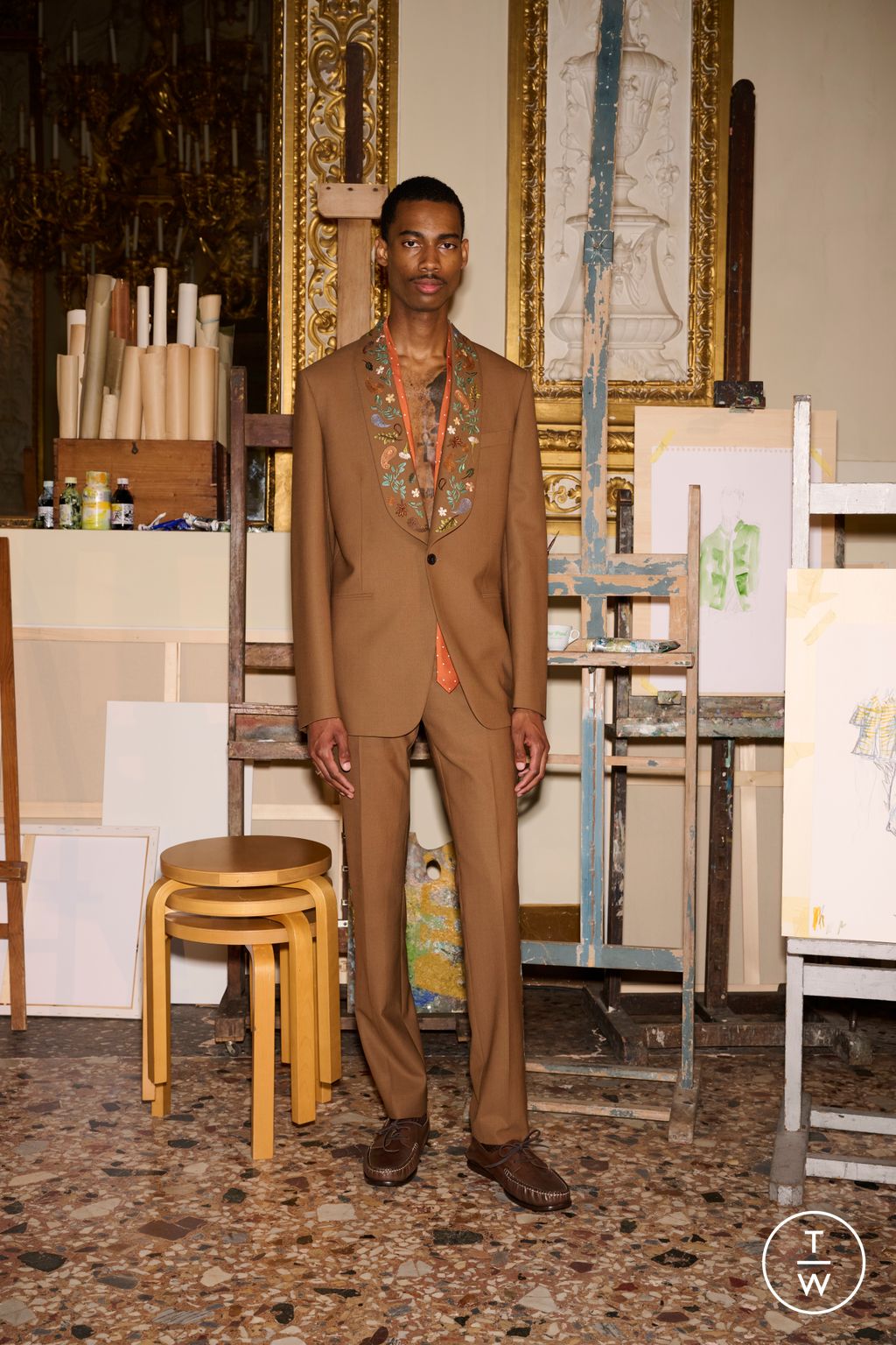 Fashion Week Paris Resort 2025 look 24 from the Paul Smith collection 男装