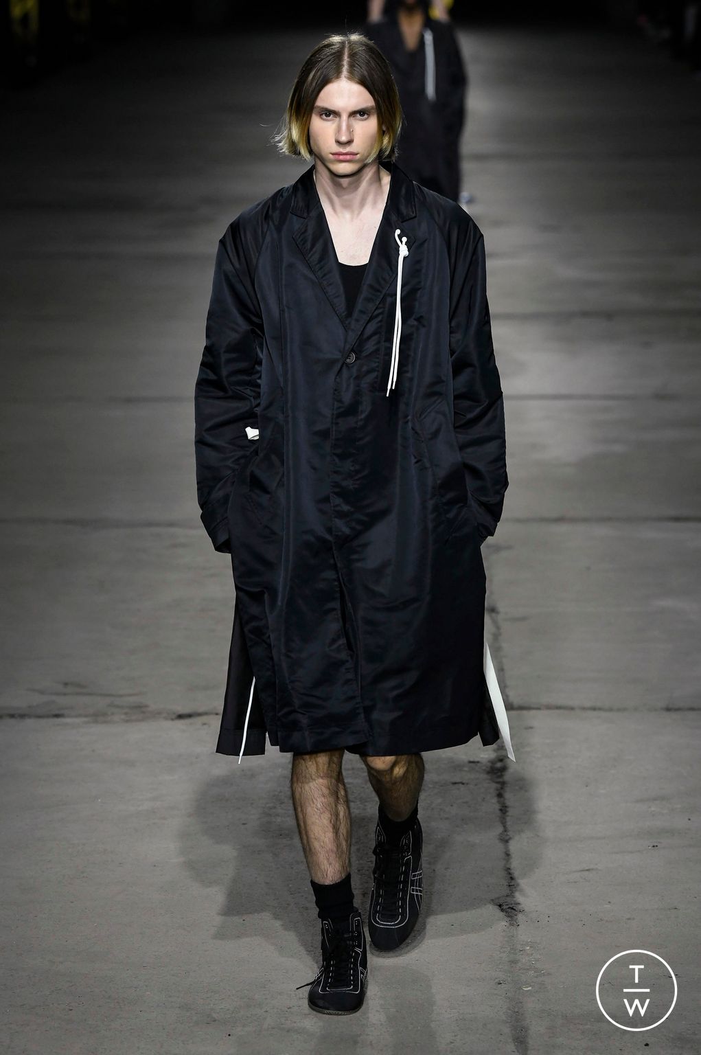 Fashion Week Milan Spring/Summer 2023 look 26 from the Onitsuka Tiger collection 女装