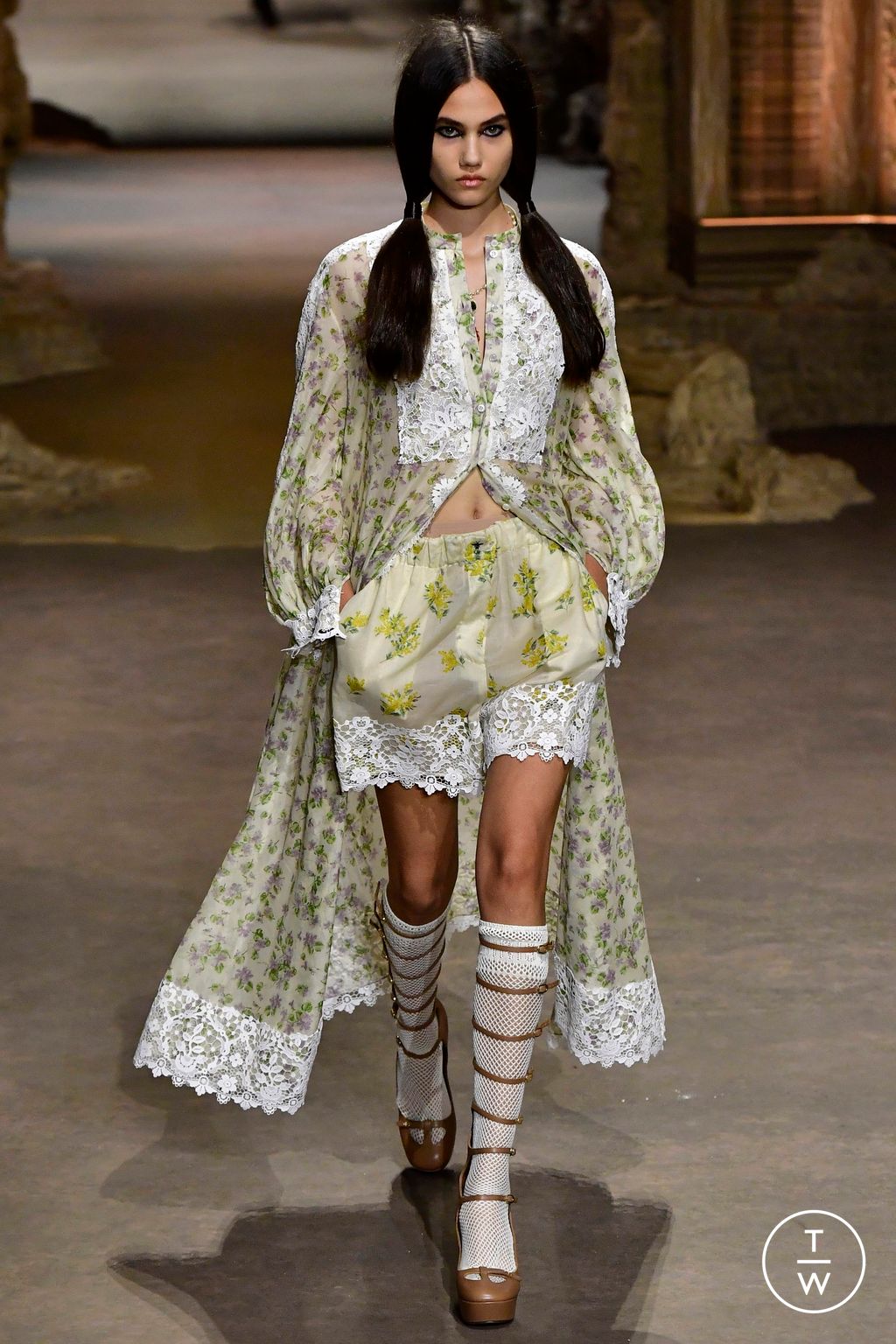 Fashion Week Paris Spring/Summer 2023 look 44 from the Christian Dior collection womenswear