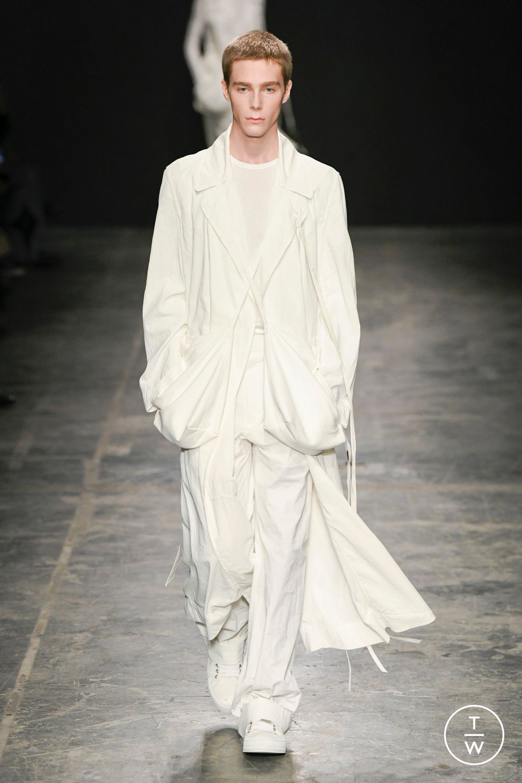 Fashion Week Paris Spring/Summer 2023 look 31 from the Ann Demeulemeester collection womenswear