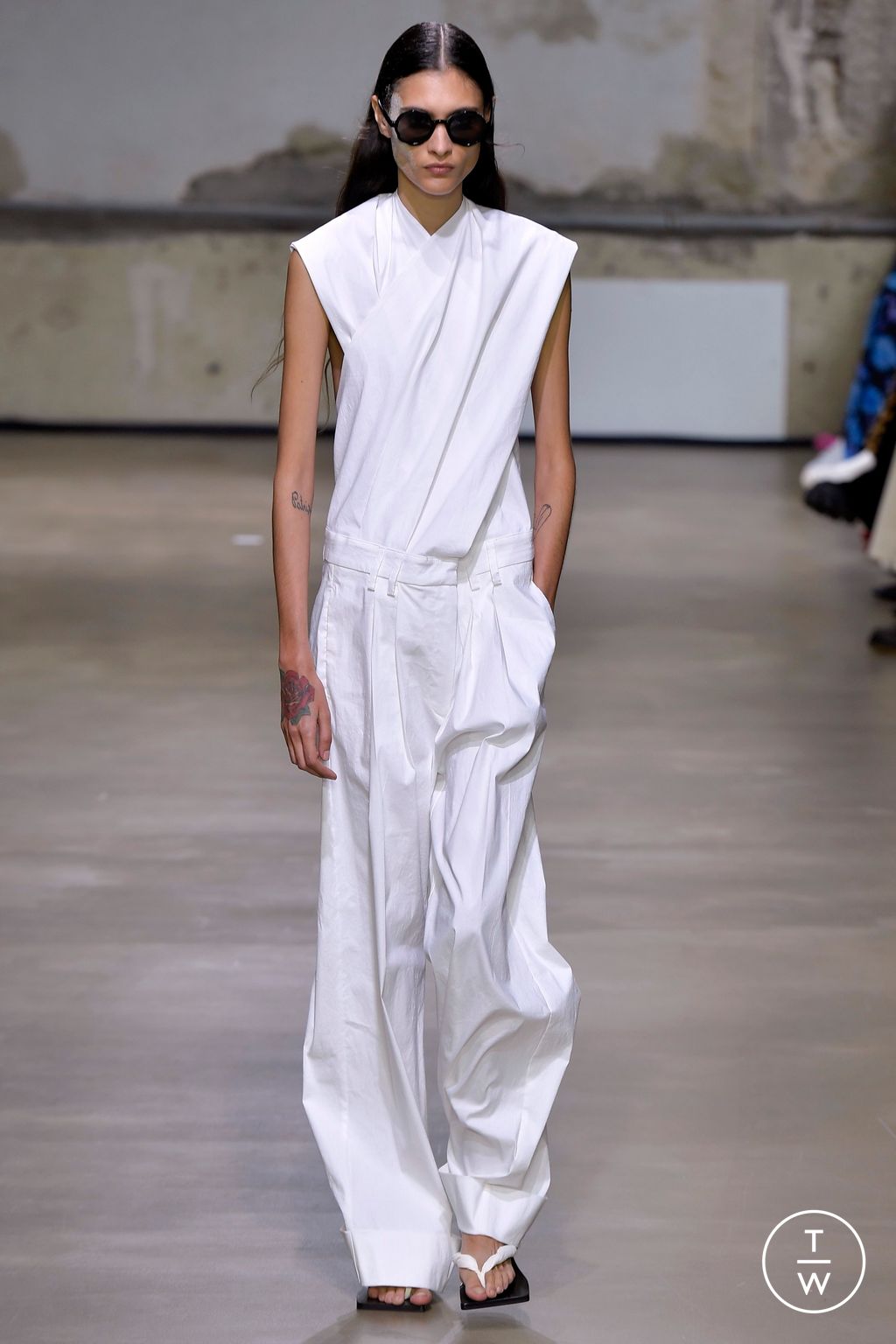 Fashion Week Paris Spring/Summer 2023 look 29 from the Christian Wijnants collection 女装