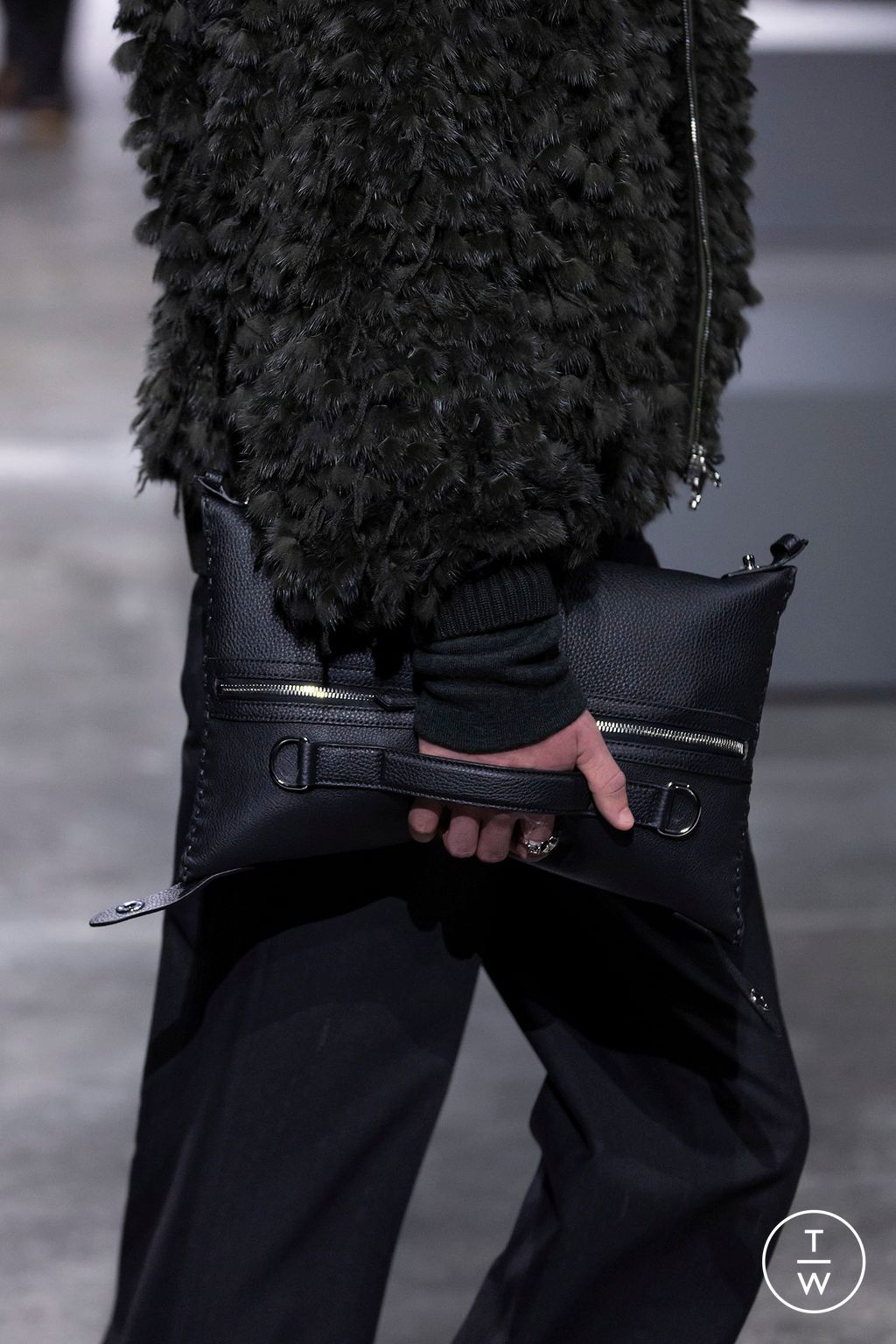 Fashion Week Paris Fall/Winter 2024 look 51 from the Fendi collection menswear accessories