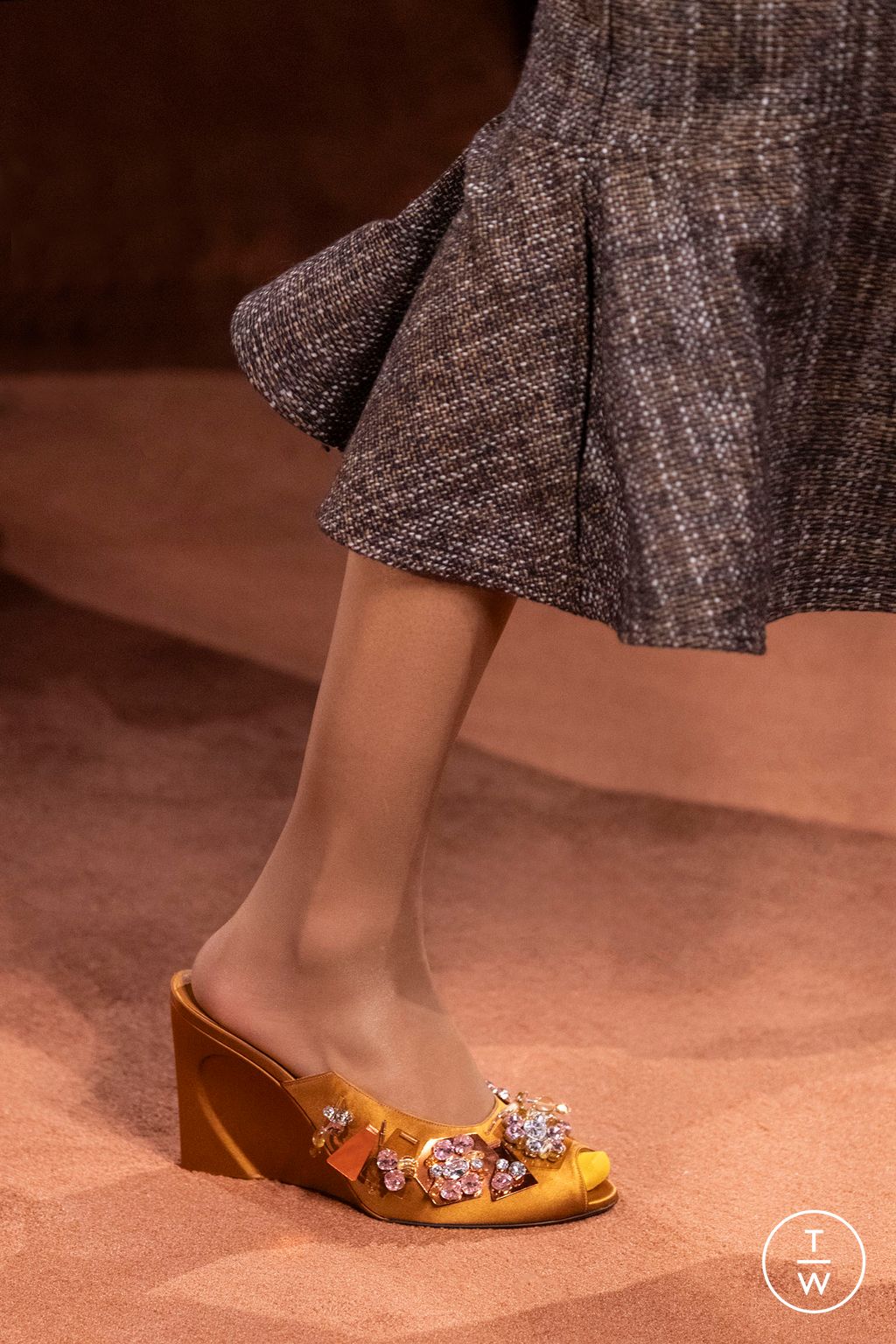 Fashion Week Milan Fall/Winter 2025 look 72 from the Fendi collection 女装配饰