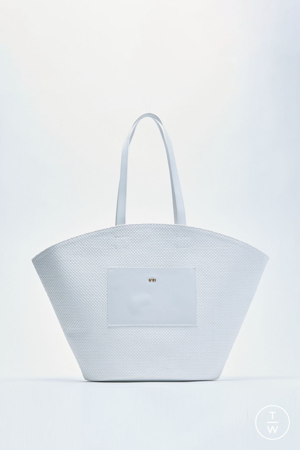 Fashion Week Milan Spring/Summer 2024 look 1 from the N°21 collection 女装配饰