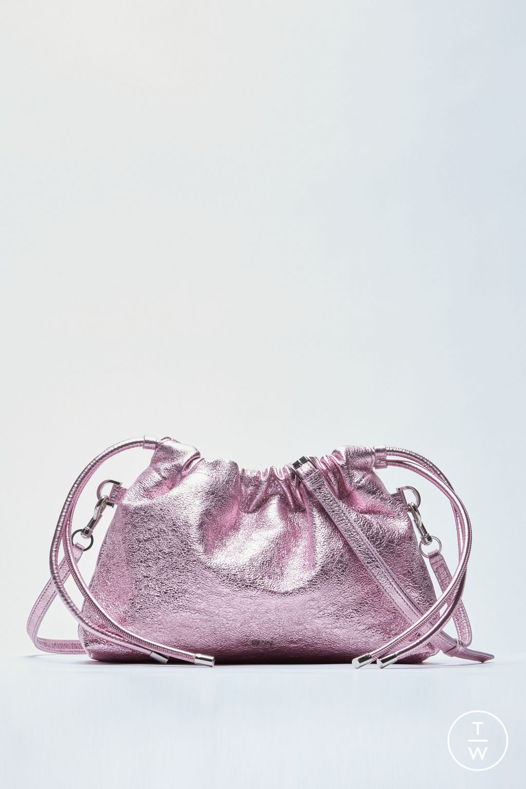 Fashion Week Milan Spring/Summer 2024 look 6 from the N°21 collection 女装配饰