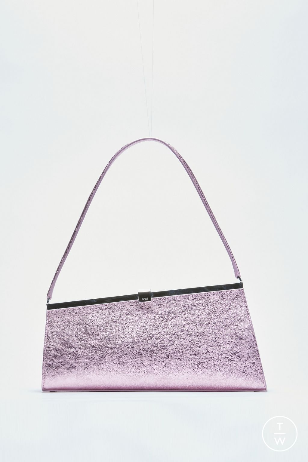 Fashion Week Milan Spring/Summer 2024 look 9 from the N°21 collection womenswear accessories