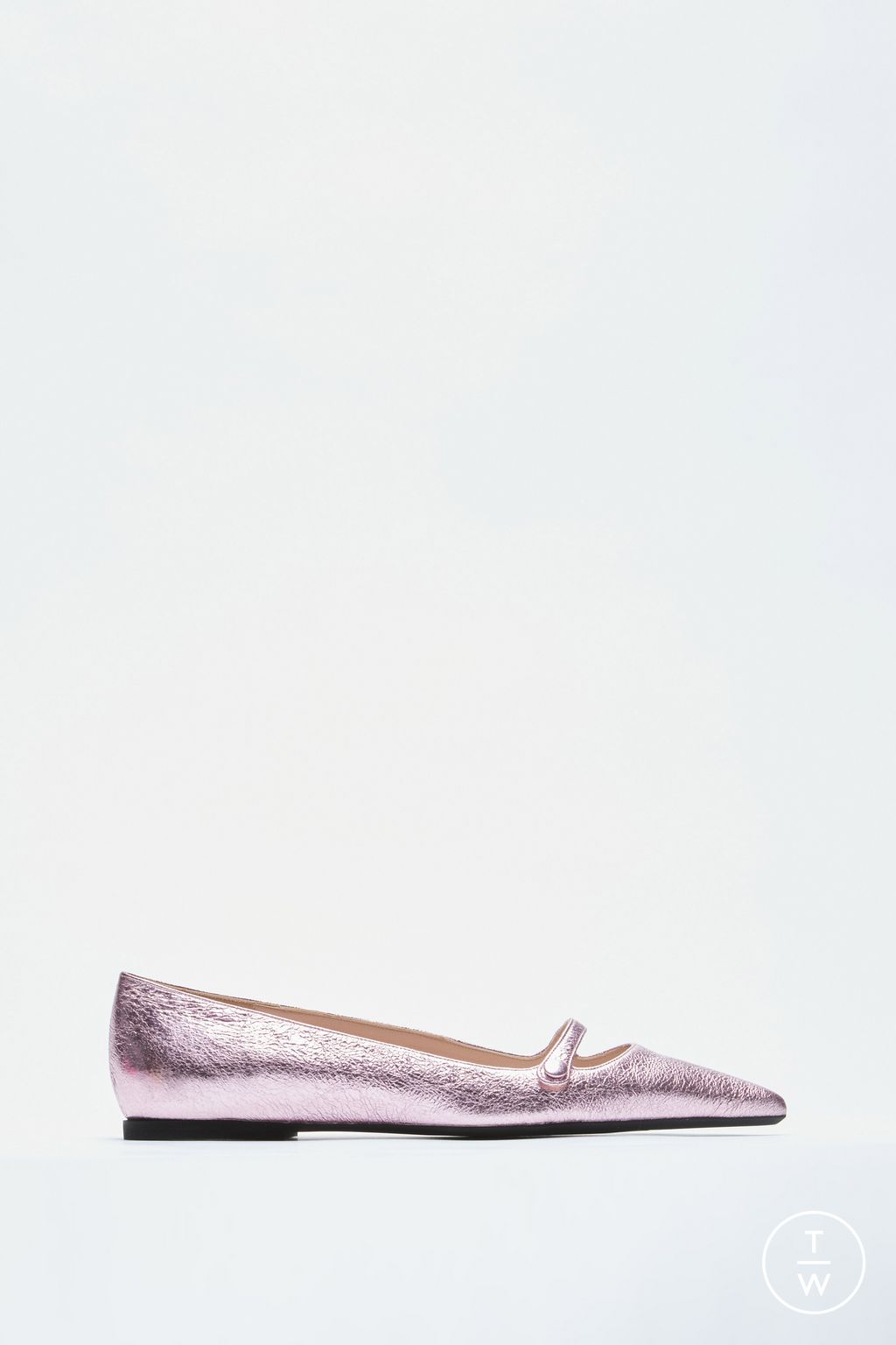 Fashion Week Milan Spring/Summer 2024 look 41 from the N°21 collection womenswear accessories