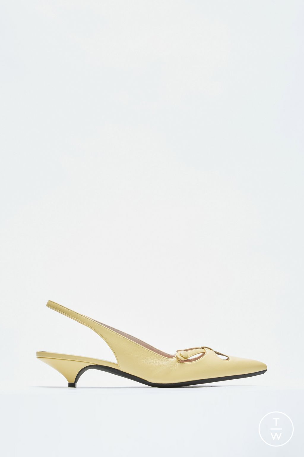 Fashion Week Milan Spring/Summer 2024 look 47 from the N°21 collection womenswear accessories