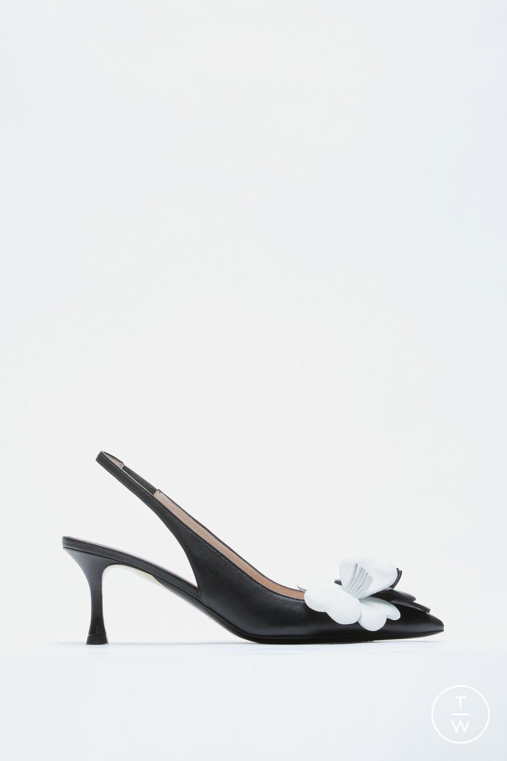 Fashion Week Milan Spring/Summer 2024 look 54 from the N°21 collection womenswear accessories