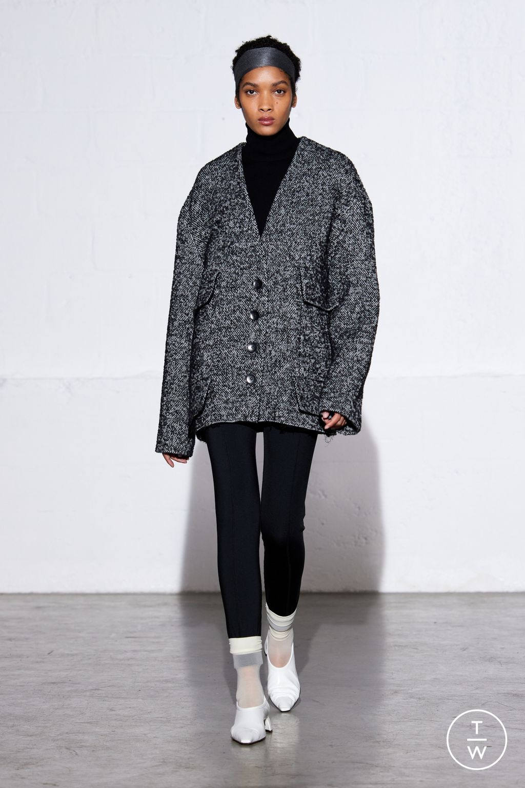 Fashion Week New York Fall/Winter 2024 look 24 from the Tibi collection 女装