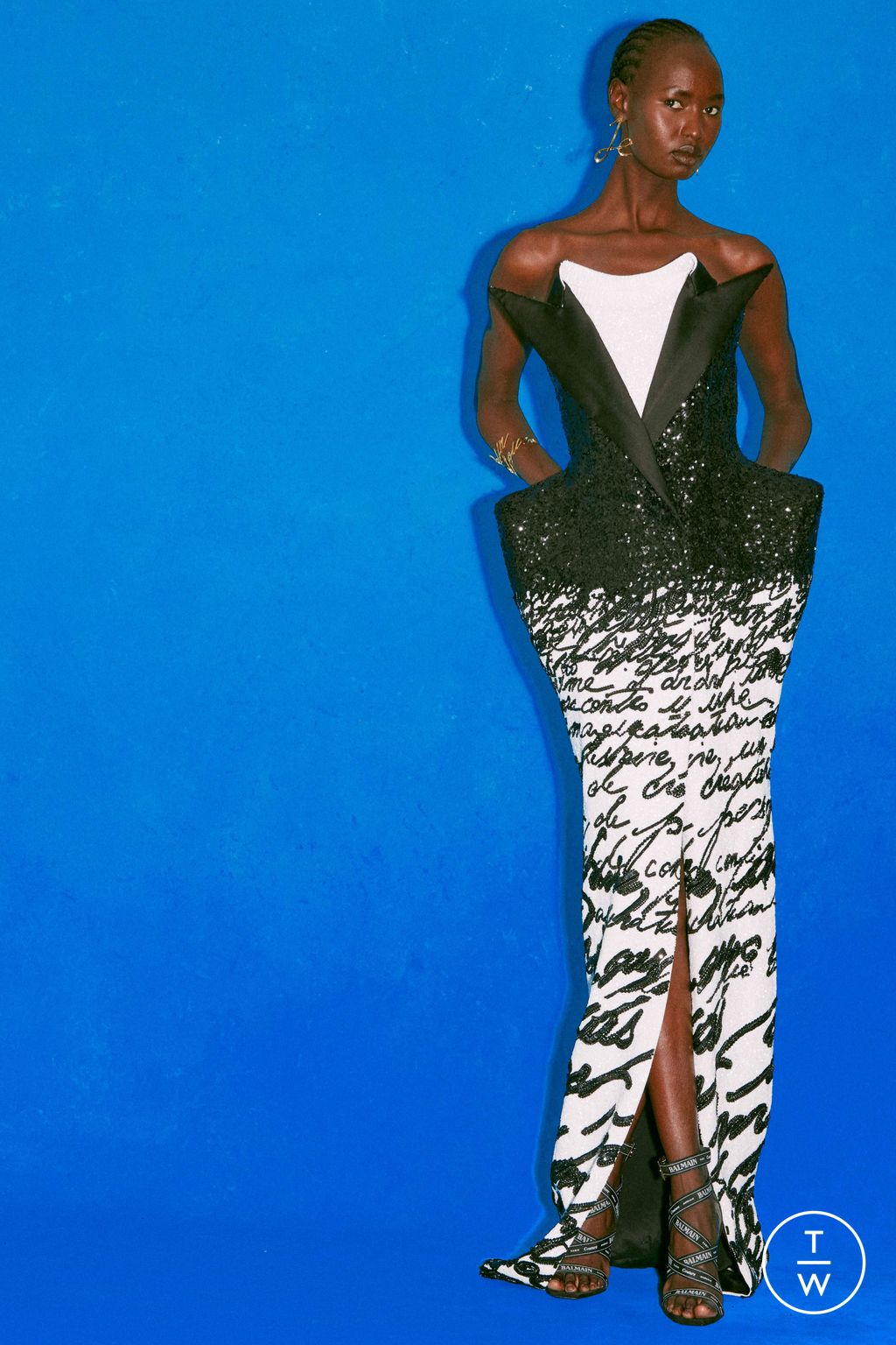 Fashion Week Paris Resort 2025 look 25 from the Balmain collection 女装