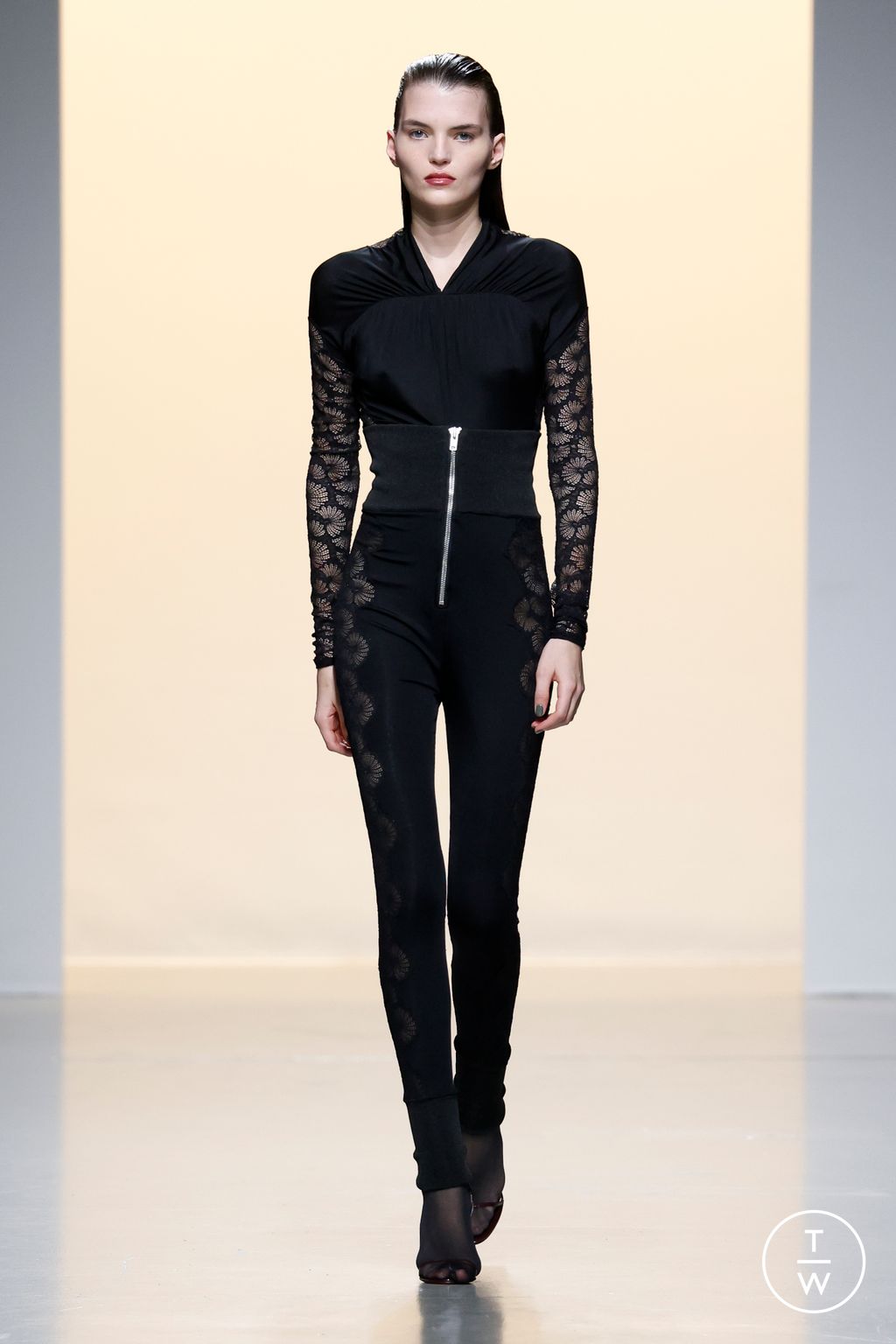 Fashion Week Paris Fall/Winter 2024 look 25 from the Atlein collection womenswear