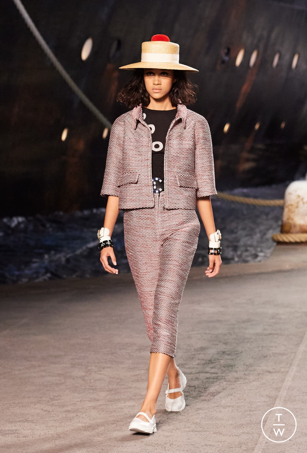 Fashion Week Paris Resort 2019 look 25 de la collection Chanel womenswear