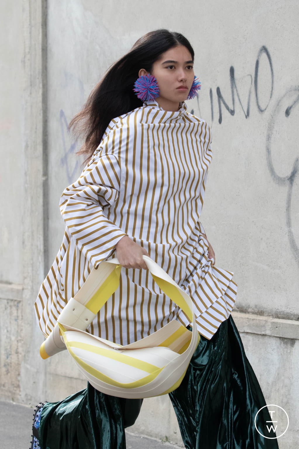 Fashion Week Milan Fall/Winter 2022 look 10 de la collection Sunnei womenswear accessories