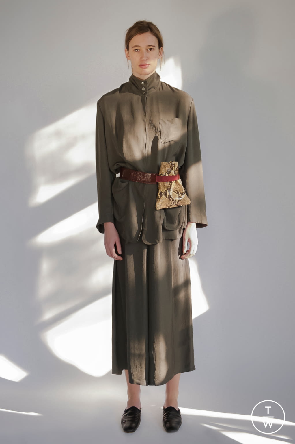 Fashion Week Paris Fall/Winter 2018 look 15 from the TL 180 collection womenswear