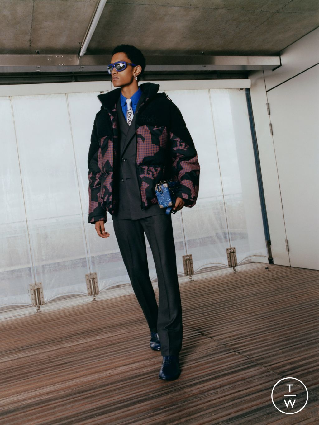 Fashion Week Paris Resort 2023 look 27 from the Louis Vuitton collection menswear