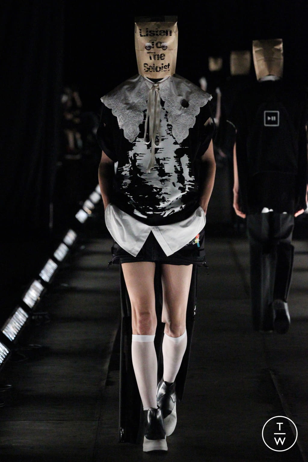 Fashion Week Paris Spring/Summer 2022 look 25 from the Takahiromiyashita The Soloist collection 女装