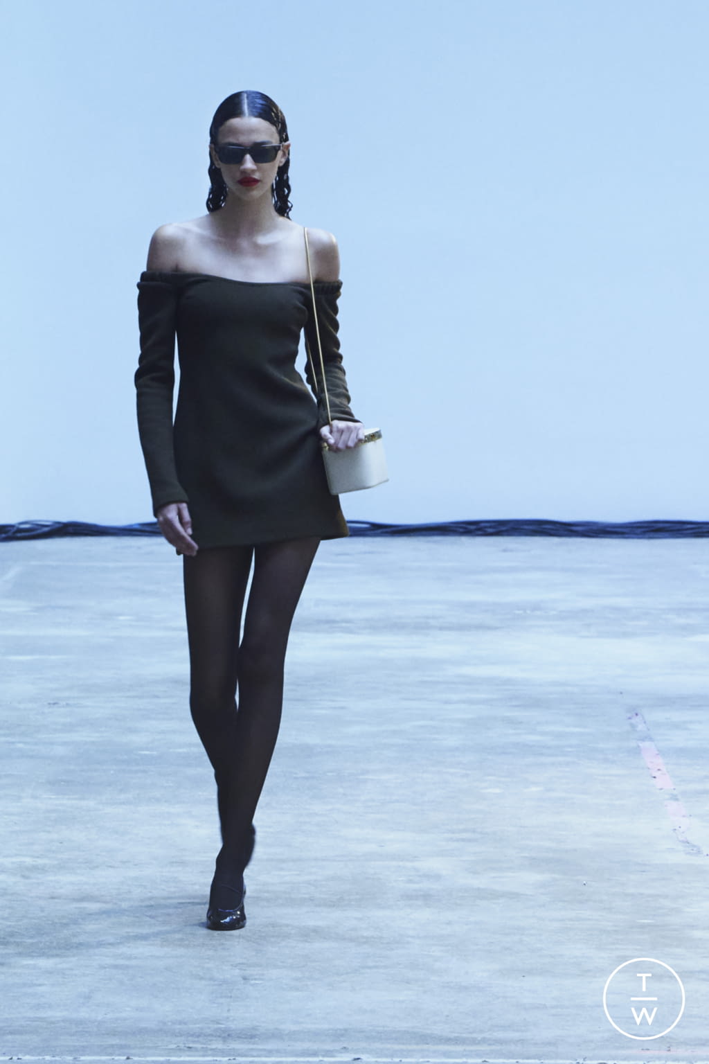 Fashion Week New York Fall/Winter 2022 look 25 from the Khaite collection 女装