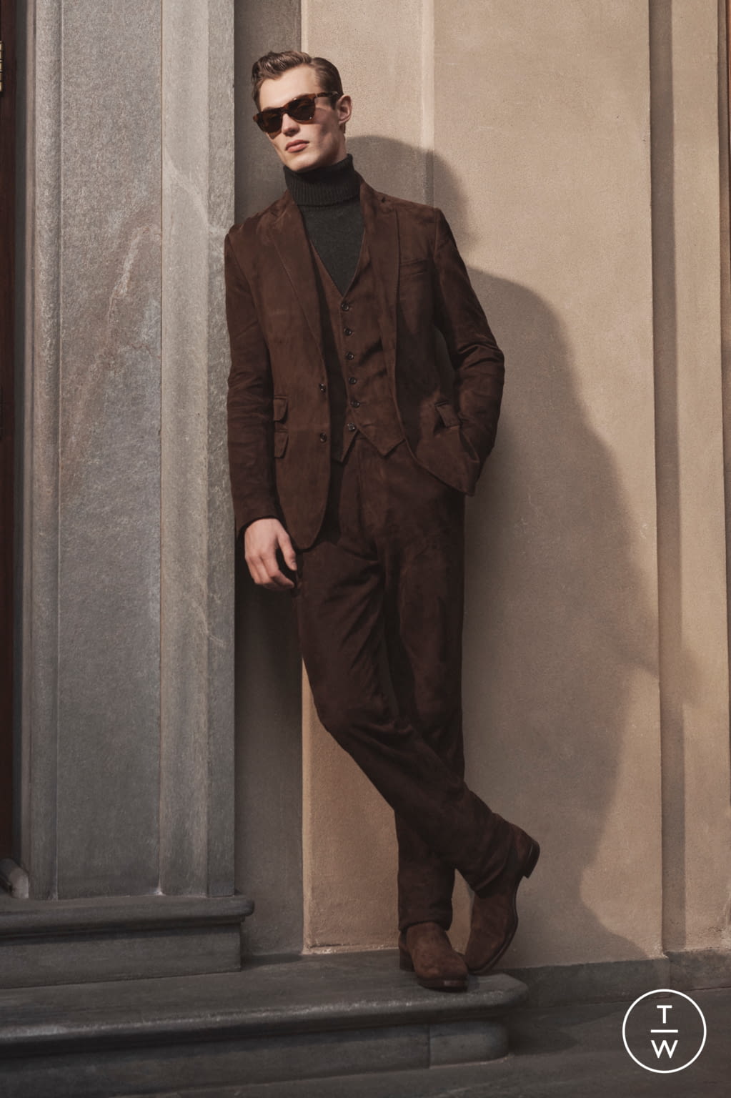 Fashion Week Milan Fall/Winter 2020 look 25 from the Ralph Lauren Purple Label collection 男装