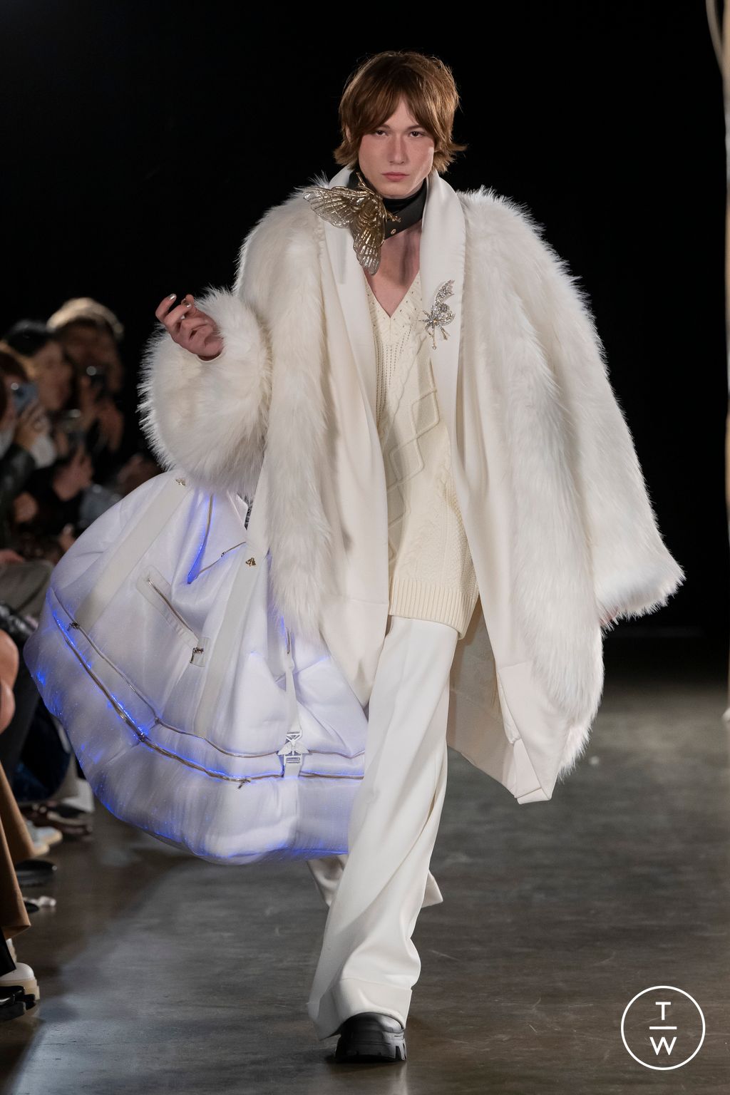 Fashion Week London Fall/Winter 2023 look 25 de la collection MITHRIDATE womenswear