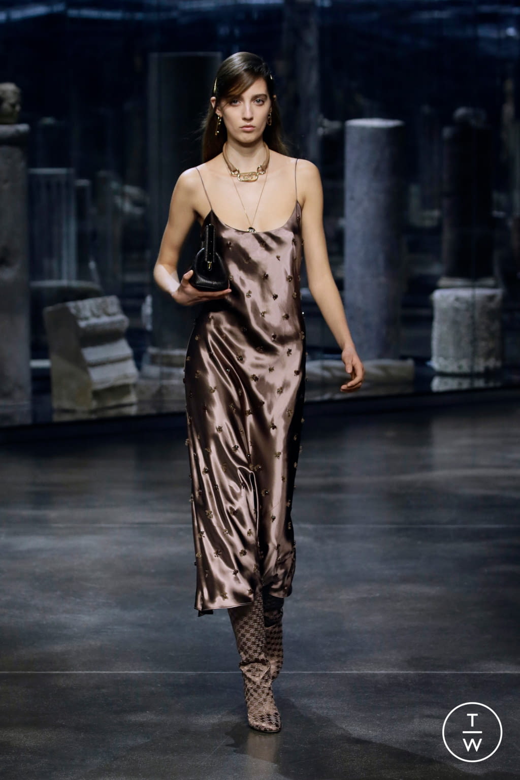 Fashion Week Milan Fall/Winter 2021 look 25 from the Fendi collection womenswear
