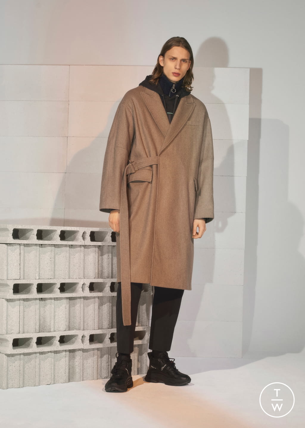 Fashion Week Paris Fall/Winter 2019 look 25 de la collection Maison Kitsuné menswear
