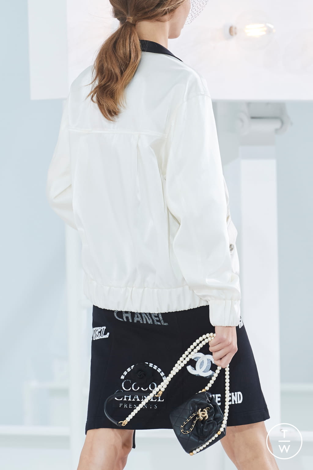 Fashion Week Paris Spring/Summer 2021 look 10 from the Chanel collection womenswear accessories