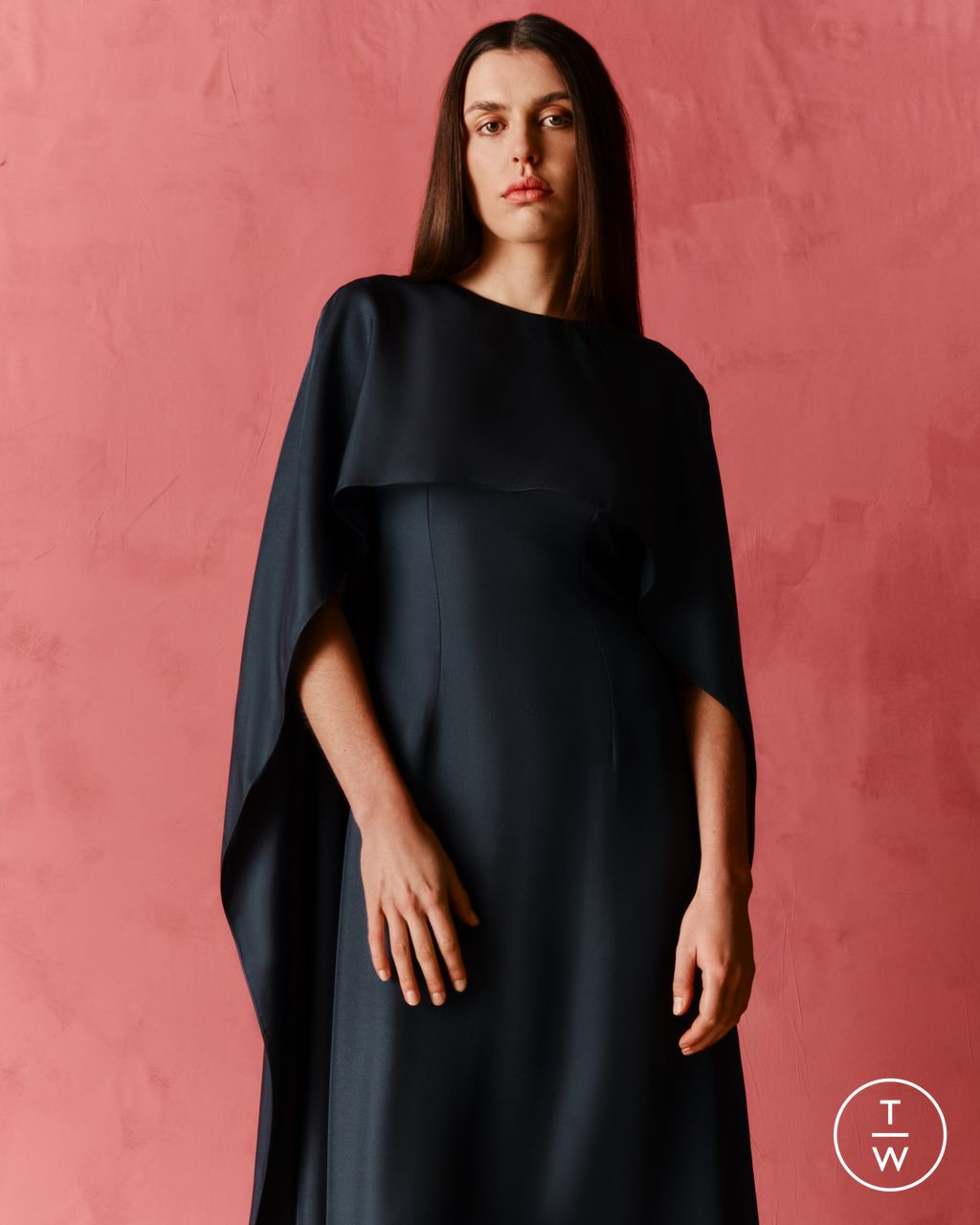 Fashion Week London Pre-Fall 2026 look 33 from the Emilia Wickstead collection 女装