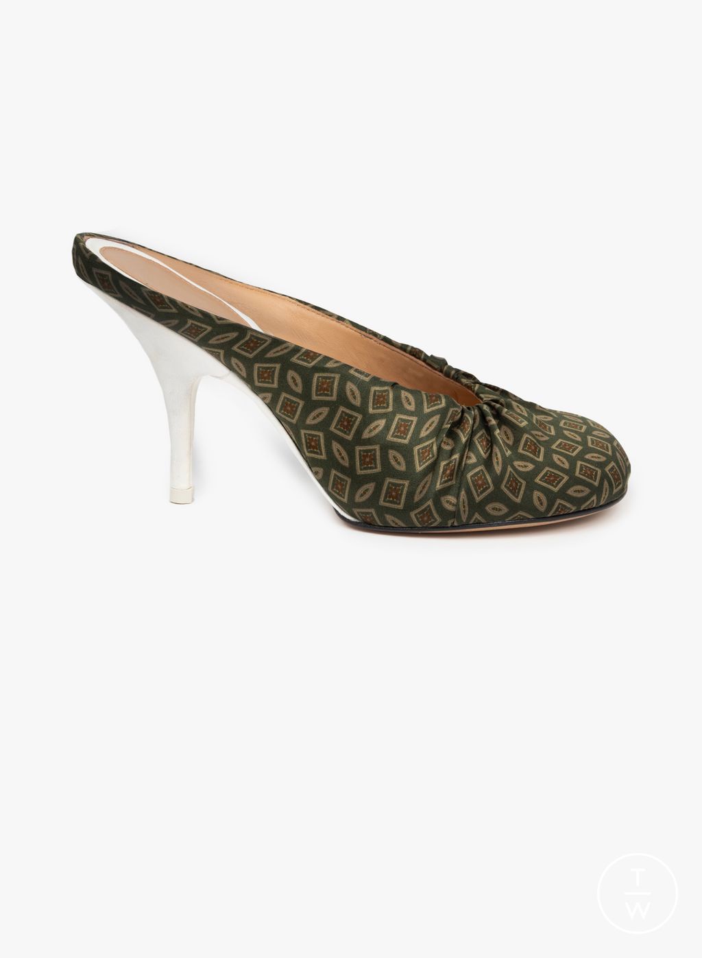 Fashion Week Paris Fall/Winter 2025 look 16 from the Dries Van Noten collection womenswear accessories