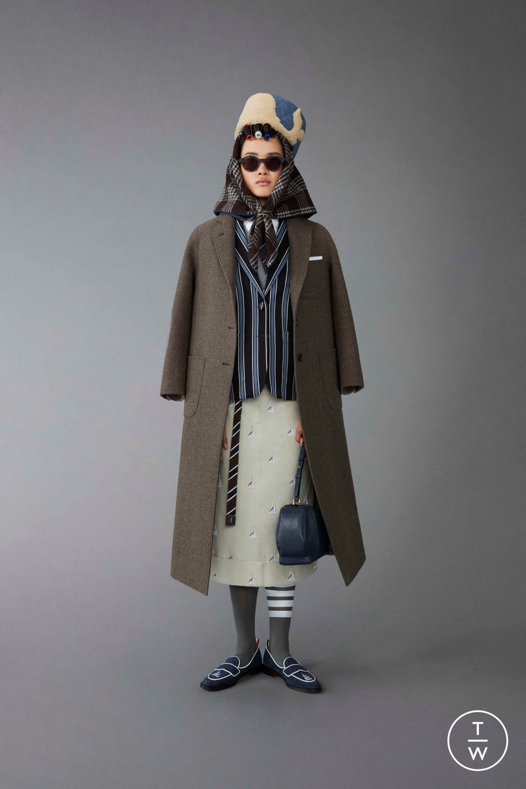 Fashion Week Paris Pre-Fall 2023 look 25 from the Thom Browne collection womenswear