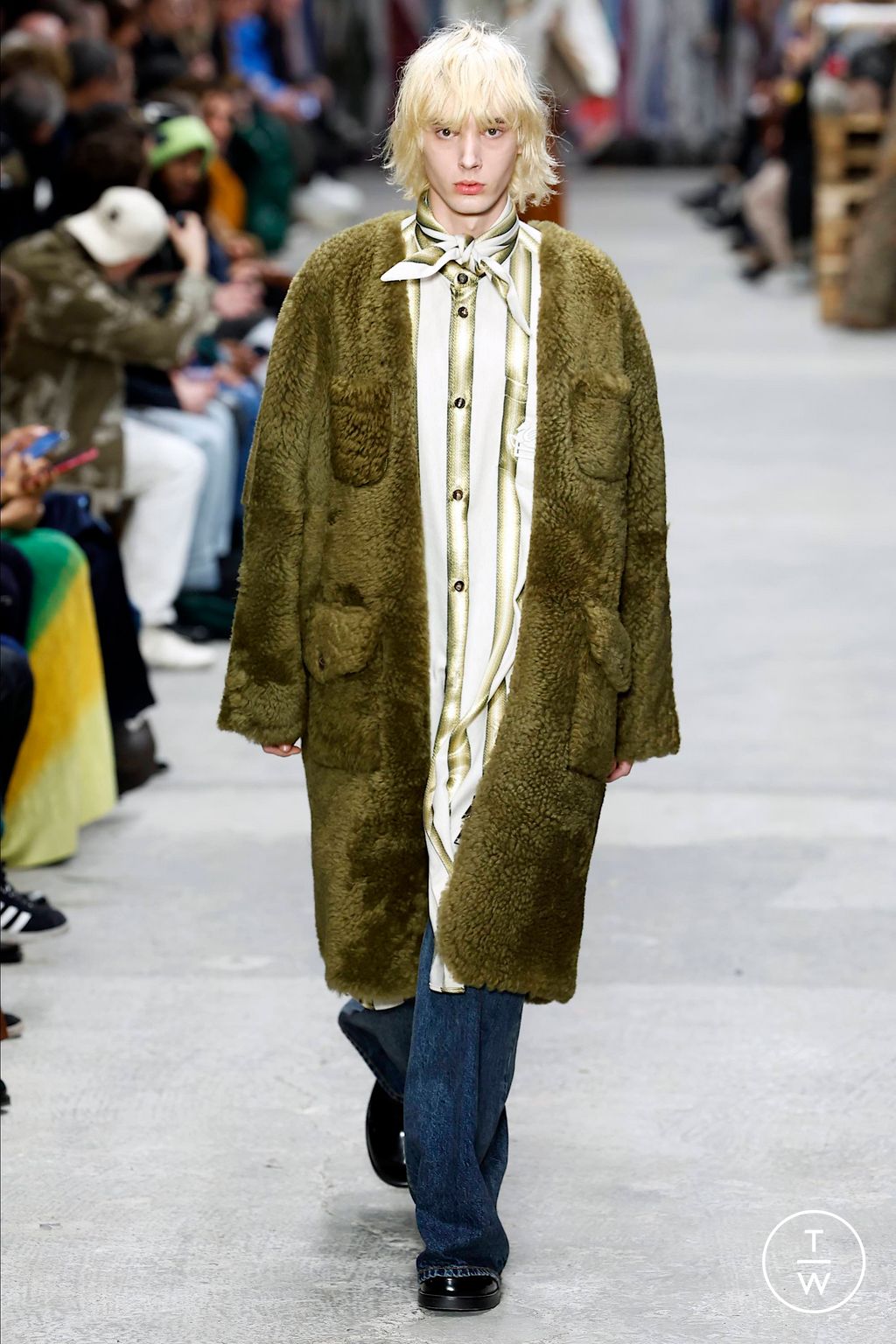 Fashion Week Milan Fall/Winter 2023 look 31 from the Etro collection 男装