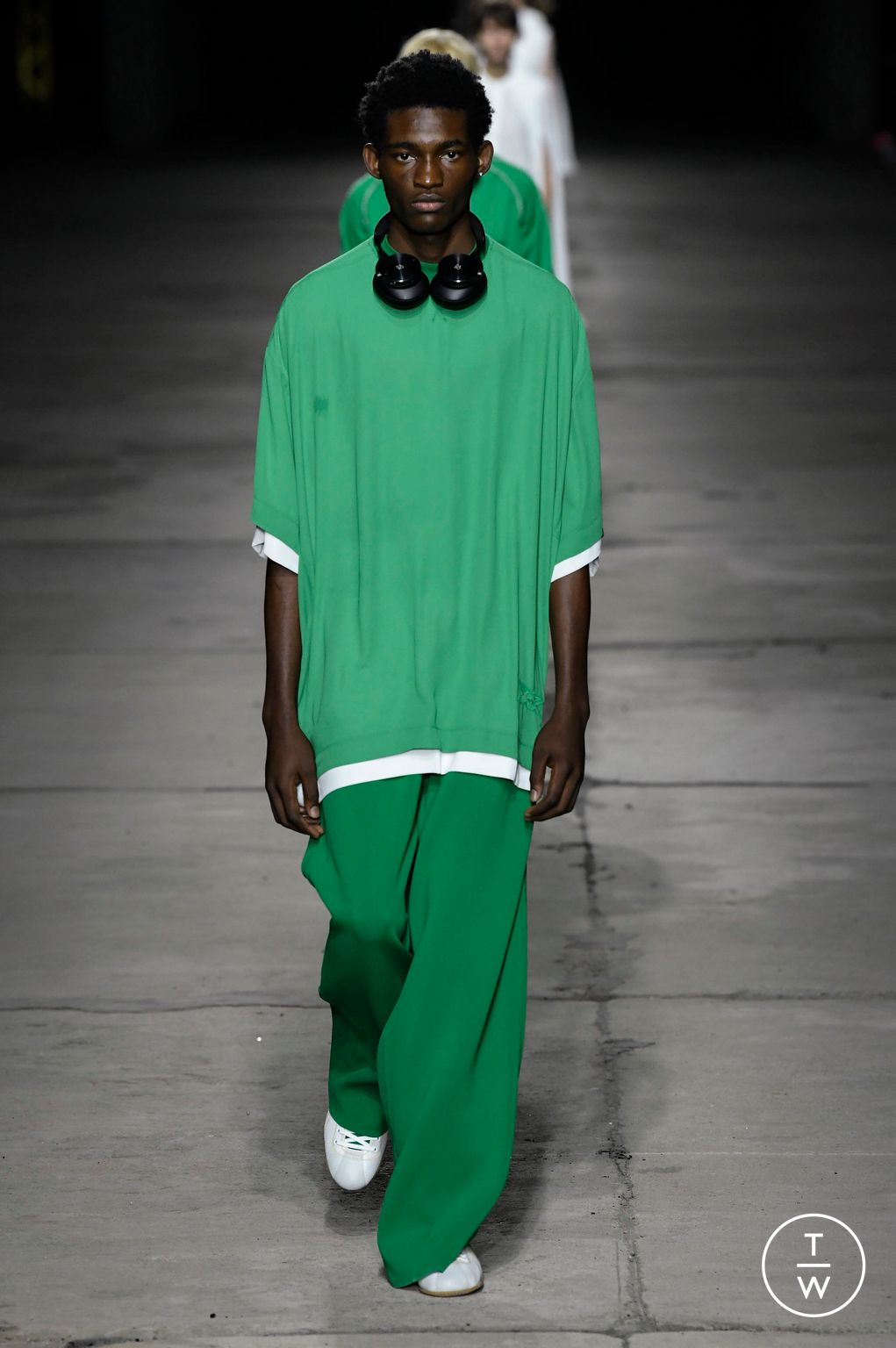 Fashion Week Milan Spring/Summer 2023 look 12 from the Onitsuka Tiger collection 女装