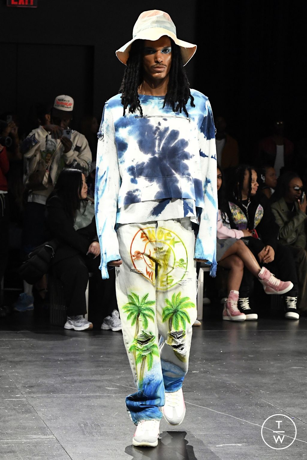 Fashion Week New York Spring/Summer 2023 look 23 de la collection Who Decides War womenswear