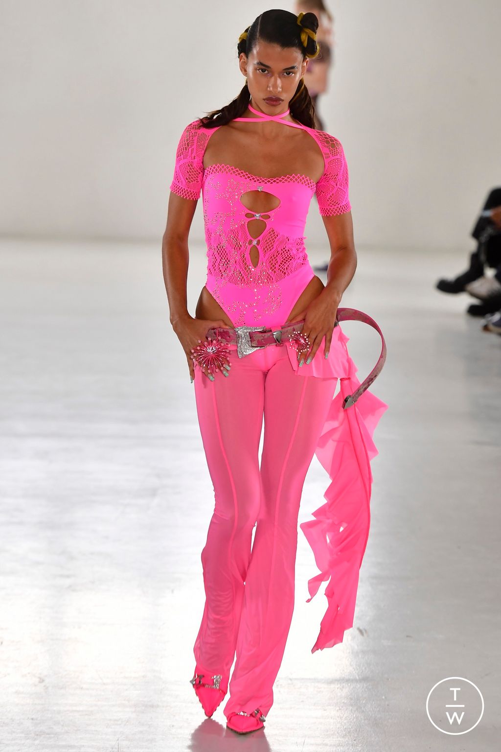 Fashion Week London Spring/Summer 2023 look 39 from the Poster Girl collection womenswear
