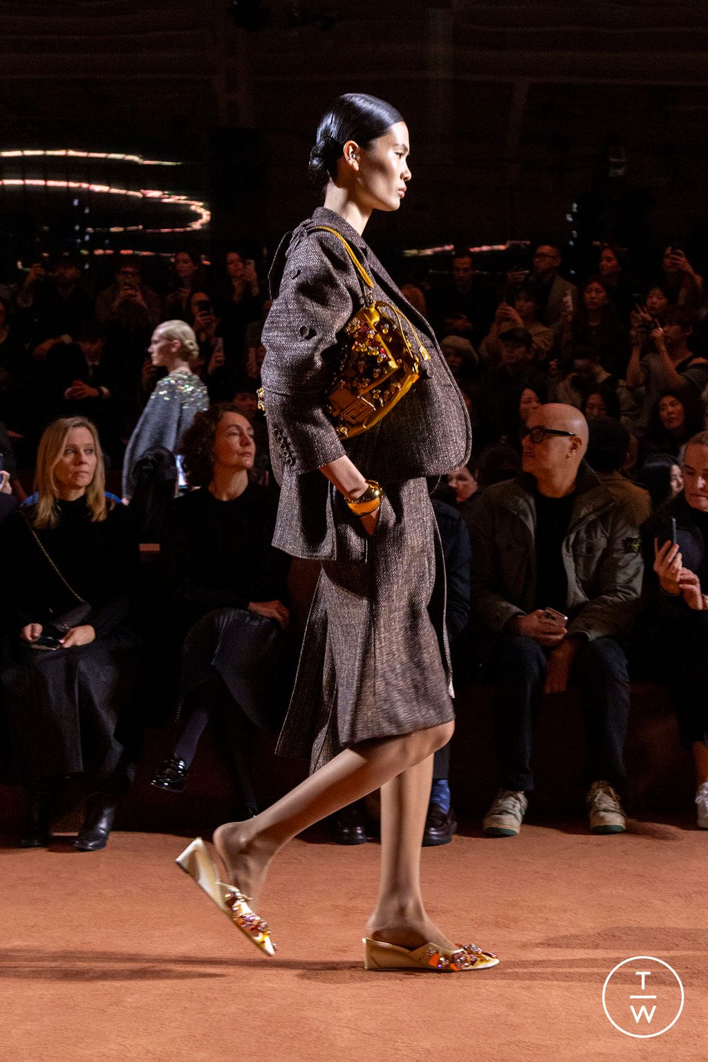 Fashion Week Milan Fall/Winter 2025 look 75 from the Fendi collection 女装配饰