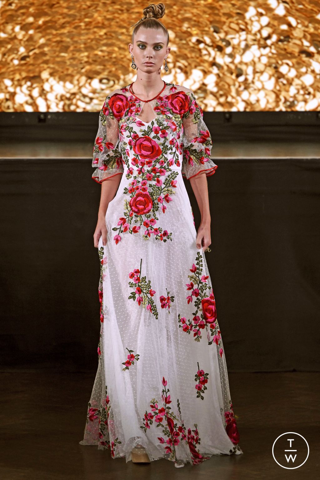 Fashion Week New York Spring/Summer 2023 look 8 from the Naeem Khan collection 女装
