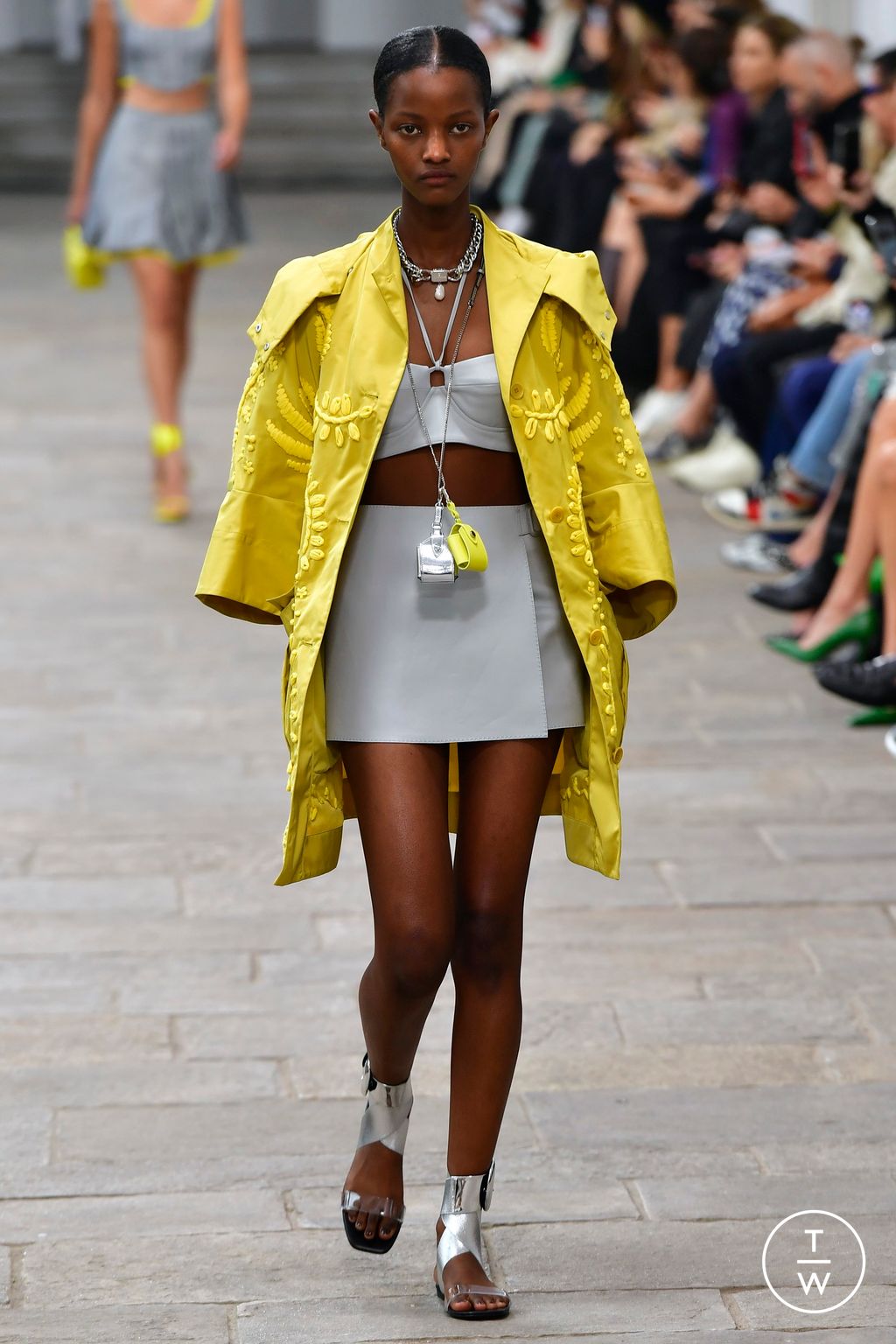Fashion Week Milan Spring/Summer 2023 look 4 de la collection Ermanno Scervino womenswear