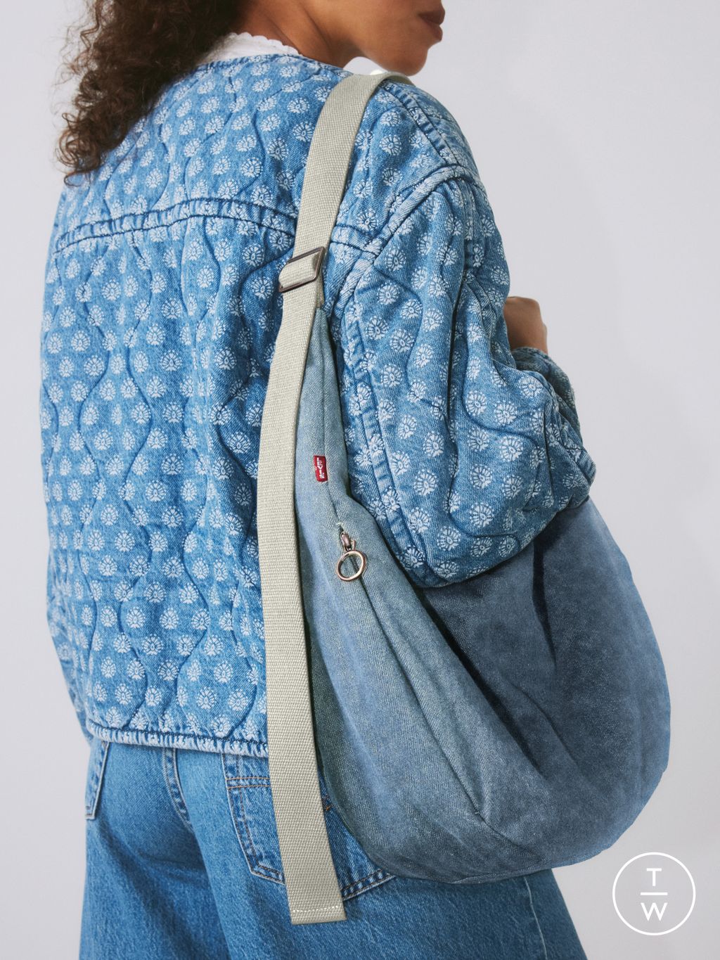 Fashion Week Paris Spring/Summer 2025 look 8 from the Levi’s® collection womenswear