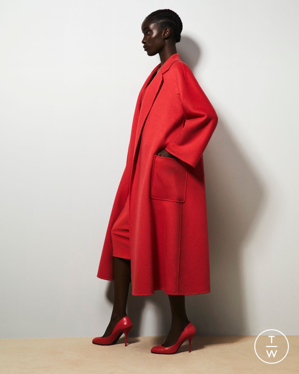 Fashion Week Milan Pre-Fall 2023 look 25 from the Max Mara collection 女装