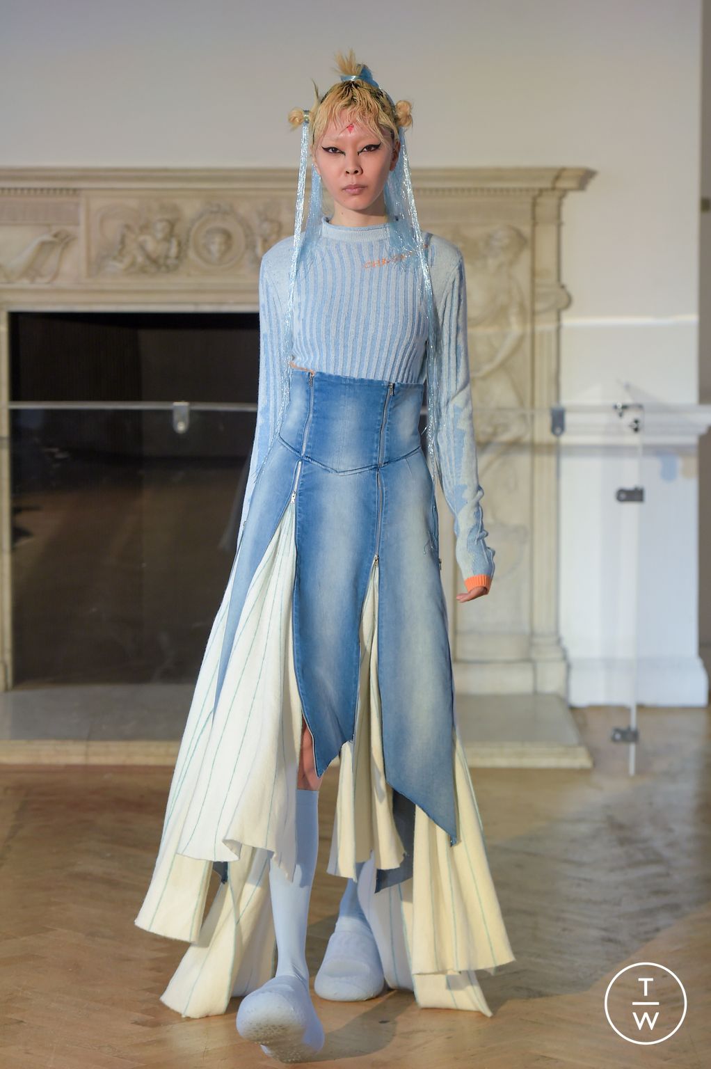 Fashion Week London Fall/Winter 2023 look 26 from the Chau Rising collection womenswear