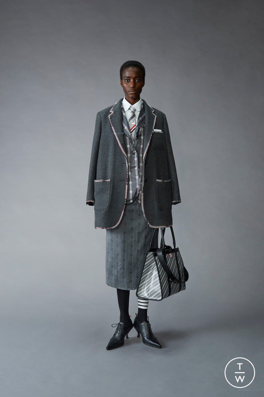 Fashion Week Paris Pre-Fall 2021 look 26 from the Thom Browne collection 女装