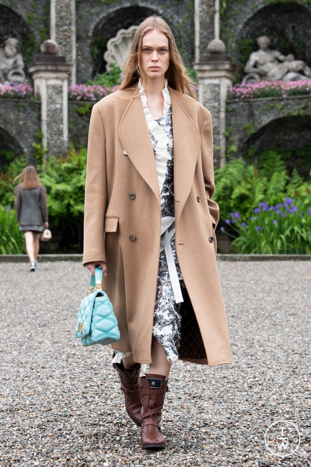 Fashion Week Paris Resort 2024 look 26 from the Louis Vuitton collection 女装