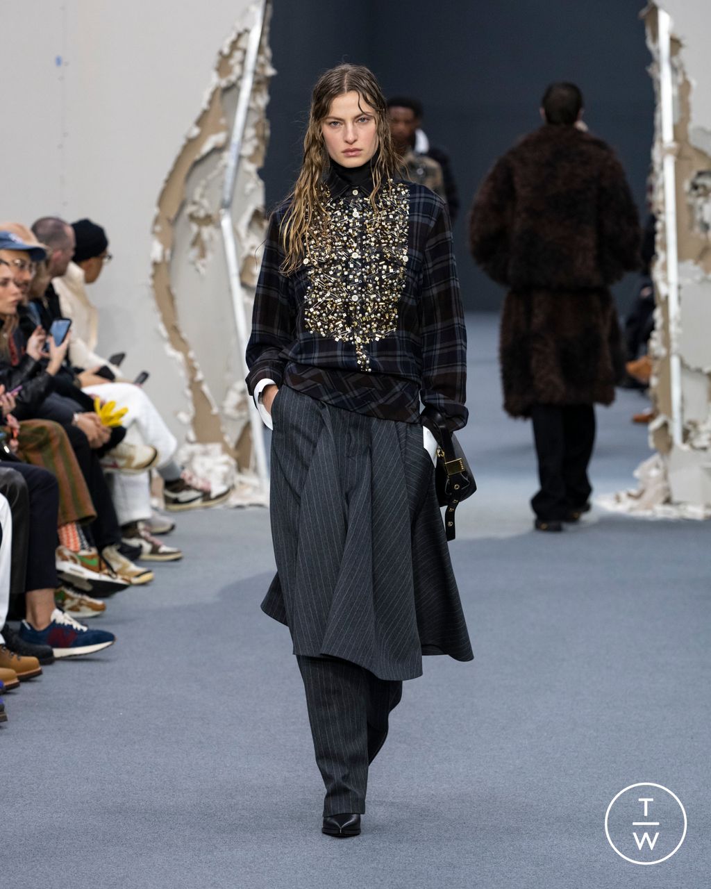 Fashion Week Paris Fall/Winter 2026 look 26 from the Sacai collection menswear