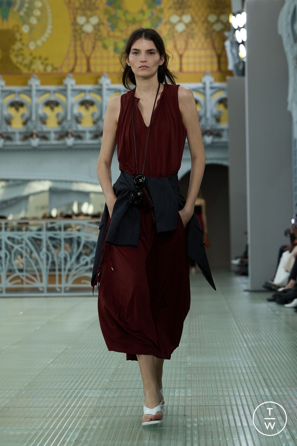 Fashion Week Paris Spring/Summer 2026 look 26 de la collection Time womenswear